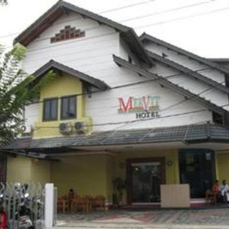Mervit Hotel Padang (Sumatra) Exterior foto