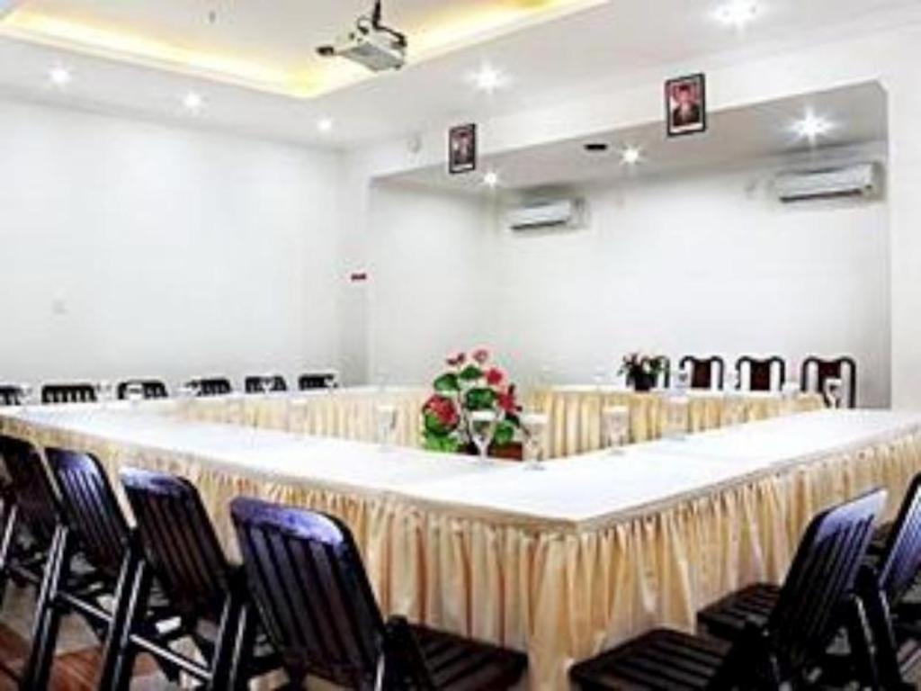 Mervit Hotel Padang (Sumatra) Exterior foto