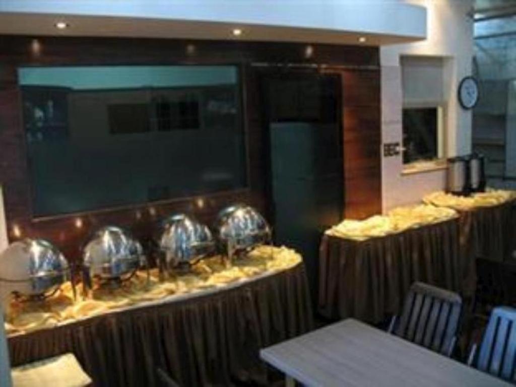 Mervit Hotel Padang (Sumatra) Exterior foto